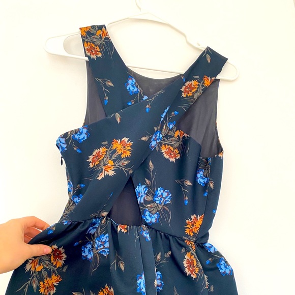 Zara dress - Picture 2 of 5